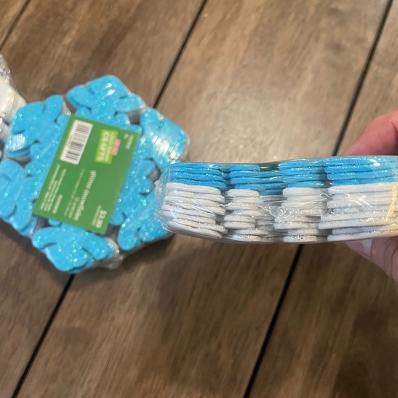 Snowflake ❄️ Crafting Bundle, 3-6pk 9x9 Inch White, 3-12pk of Blue&White 5x4 NWT - Picture 6 of 10